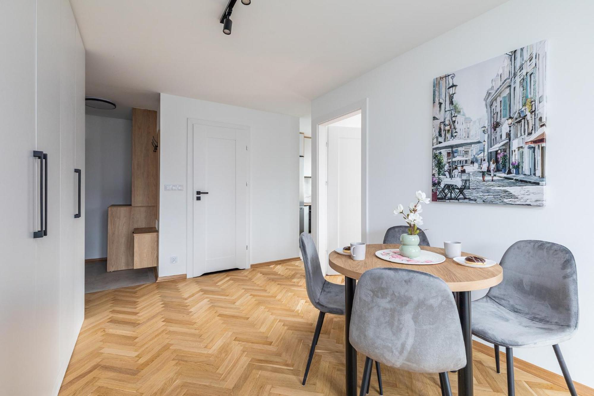 Superapart Zelazna 34 Warszawa Exteriör bild